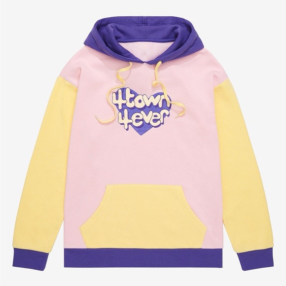 BoxLunch Tops - NWT Disney Turning Red 4town Oversized Hoodie